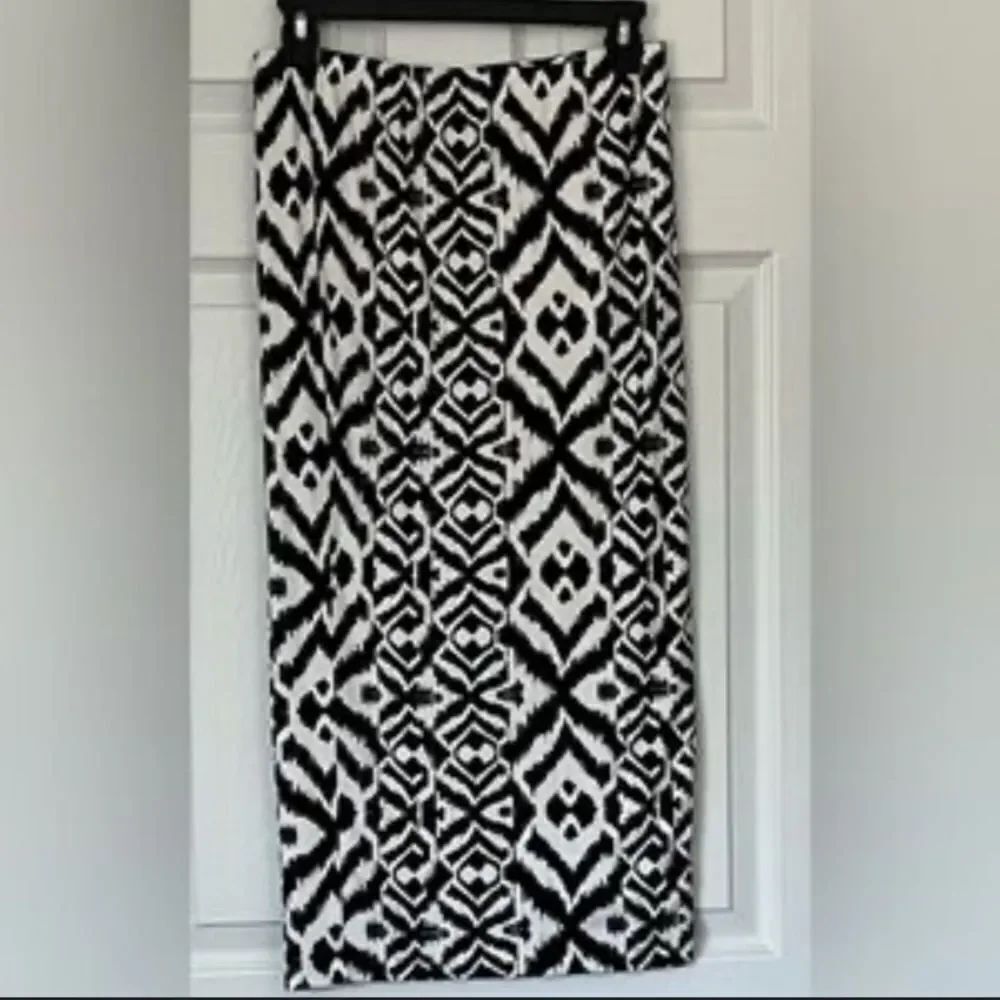 Jeans By Buffalo Women’s Black and White Geometric Pattern Skirt Size S